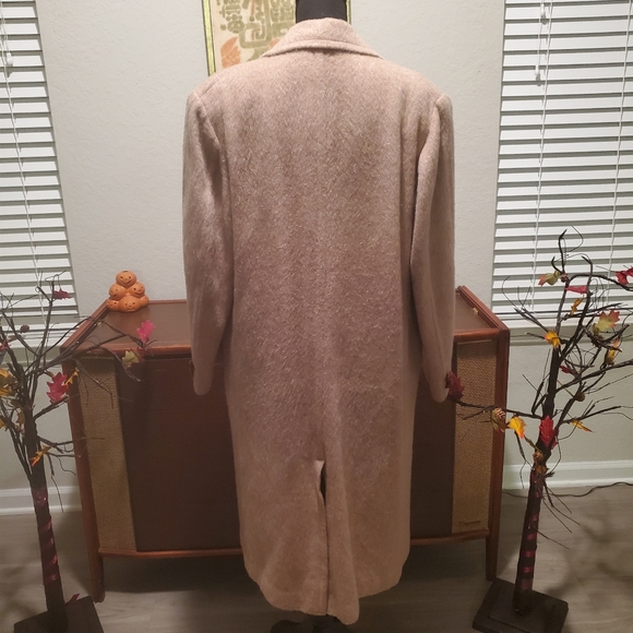 VINTAGE LONG COAT IN A VERY LIGHT PINK SIZE L/XL - Picture 8 of 8